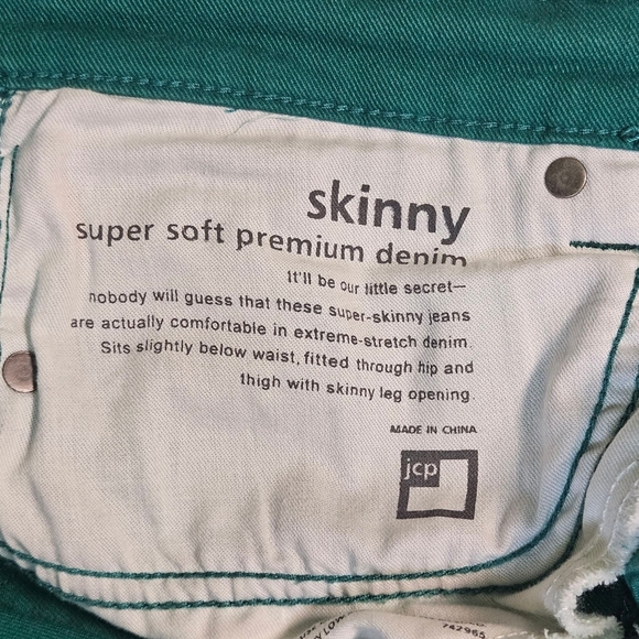 Skinny Jeans - Picture 7 of 9